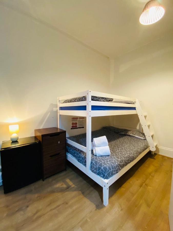 Brighton Youthful Hostel.....By The Sea Bagian luar foto